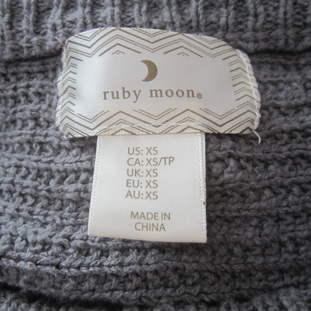 Ruby Moon XS - Open Shoulder - Picture 6 of 6
